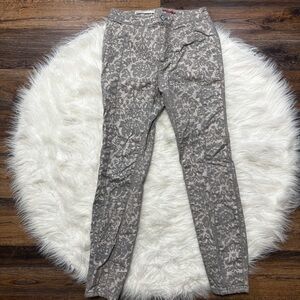 Pilcro Anthropologie Damask Printed Flocked Skinny Jeans size 28 Women’s